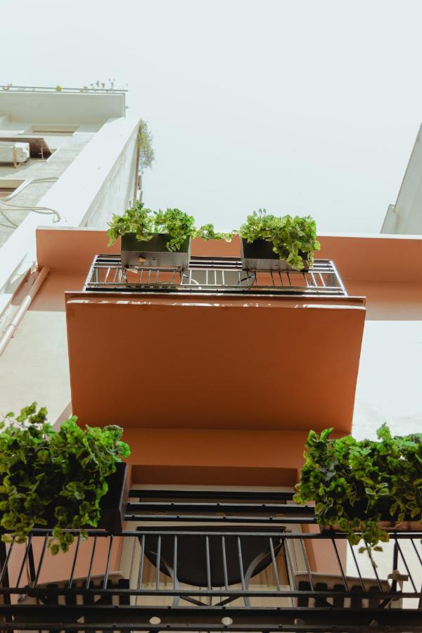Metis Urbane Living Spaces Aparthotel